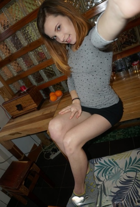 Yeni̇şehi̇r Genç ve Dinamik Üniversiteli Escort Bayan Damla
